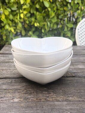 Eaton Fine Dining Seat of 4 White 7" Heart Cereal Soup Dessert Bowls